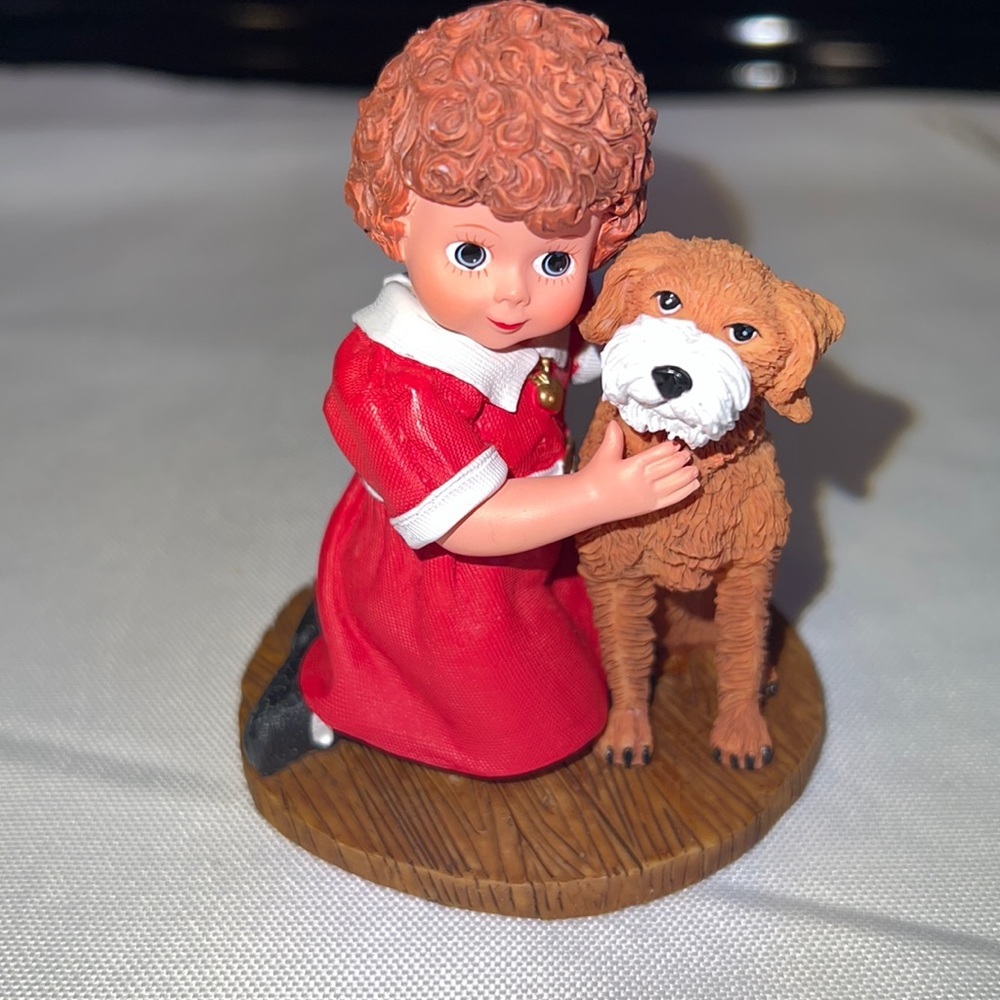 Madame Alexander Vintage Annie and dog Figurine